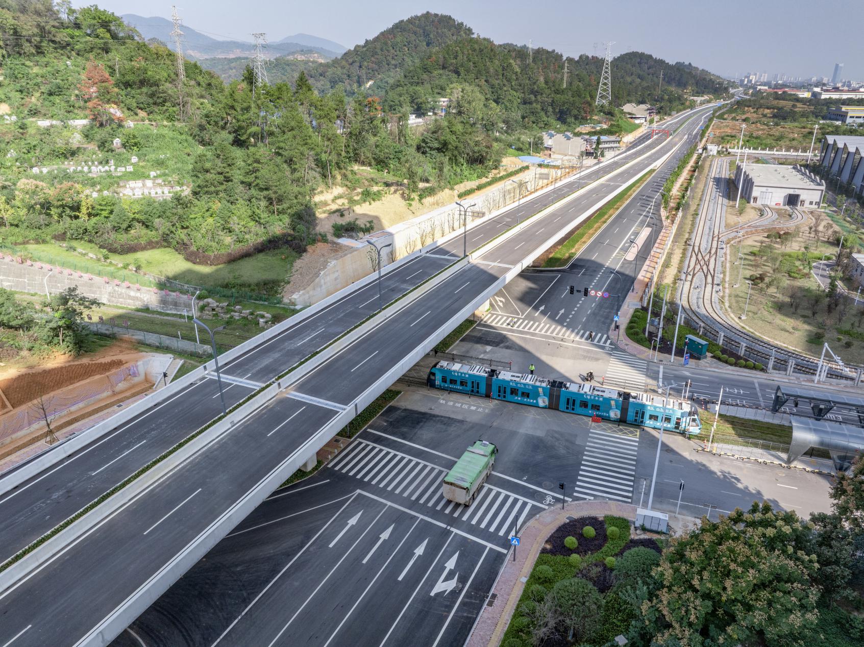 点石成金地 魅力新黄石④丨枢纽通衢筑强支点 交通跑出加速度