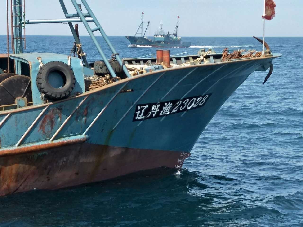 北海涠洲岛一渔船出海发生侧翻 游客获救船主溺水身亡